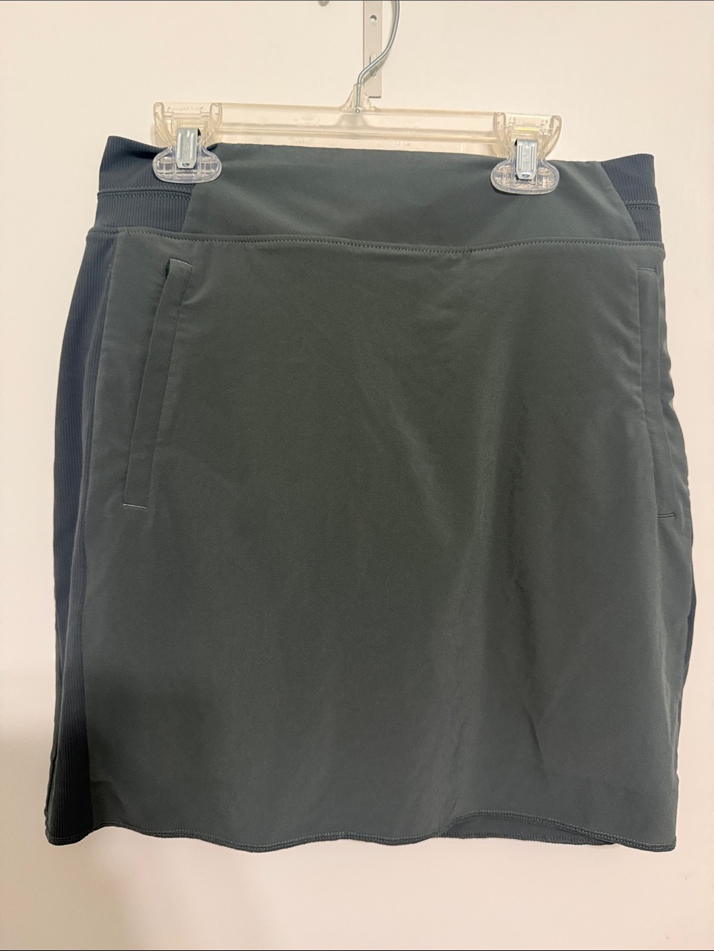 Athleta Dark Gray Performance Mini Skirt/Skort with Pockets